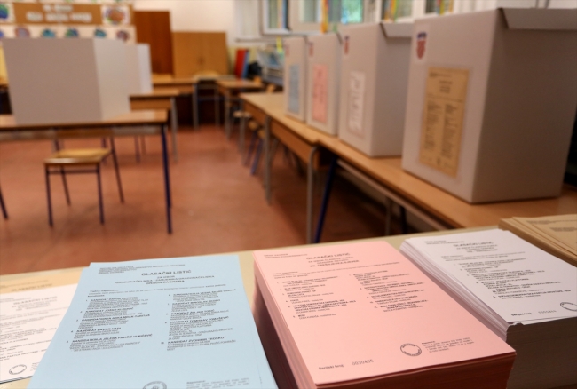 Hırvatistan'da halk, yerel yöneticilerini seçmek için sandık başında